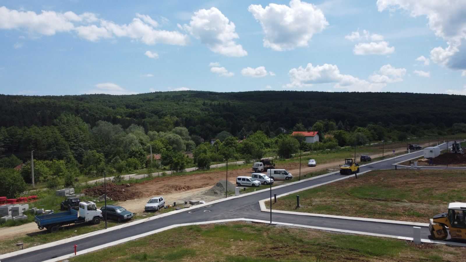 Парцели в Нови Хан
